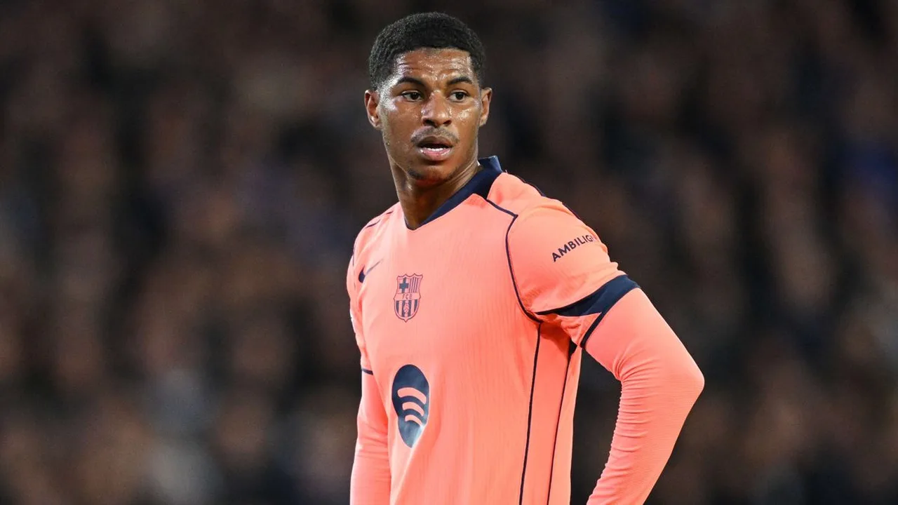 Marcus Rashford com a camisa do Barcelona em partida de LaLiga