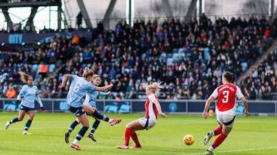 Arsenal lidera com folga, mas City tem jogo a menos e calendário mais duro
