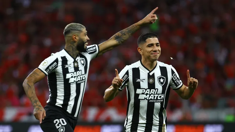 O gol que decidiu o confronto Botafogo vence Internacional por 1 a 0 c