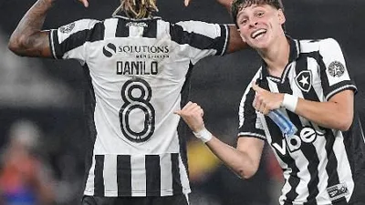 Danilo manda golaço na gaveta e torcida do Botafogo pede vaga na Seleção