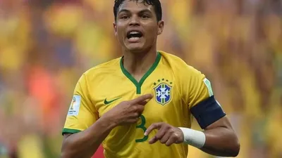 Thiago Silva aos 41 anos no Porto e a briga real por uma vaga na Copa
