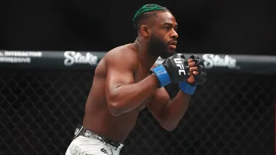 Sterling domina Zalal e exige shot pelo cinturão dos penas no UFC
