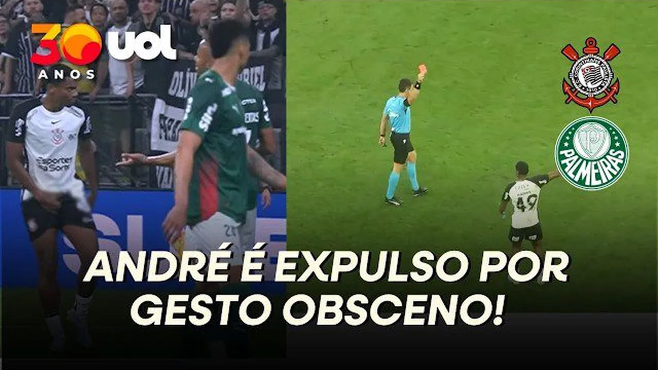 Torcedores do Corinthians na Neo Química Arena com faixas de protesto contra dirigentes do clube