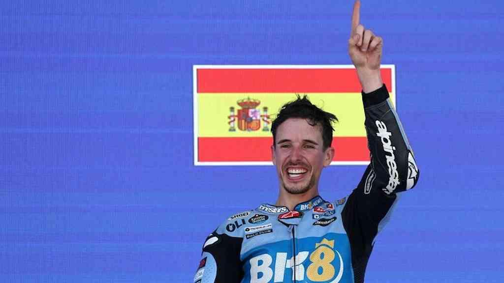 A queda de Marc e o silêncio do paddock Álex Márquez domina Jerez, Marc cai e as