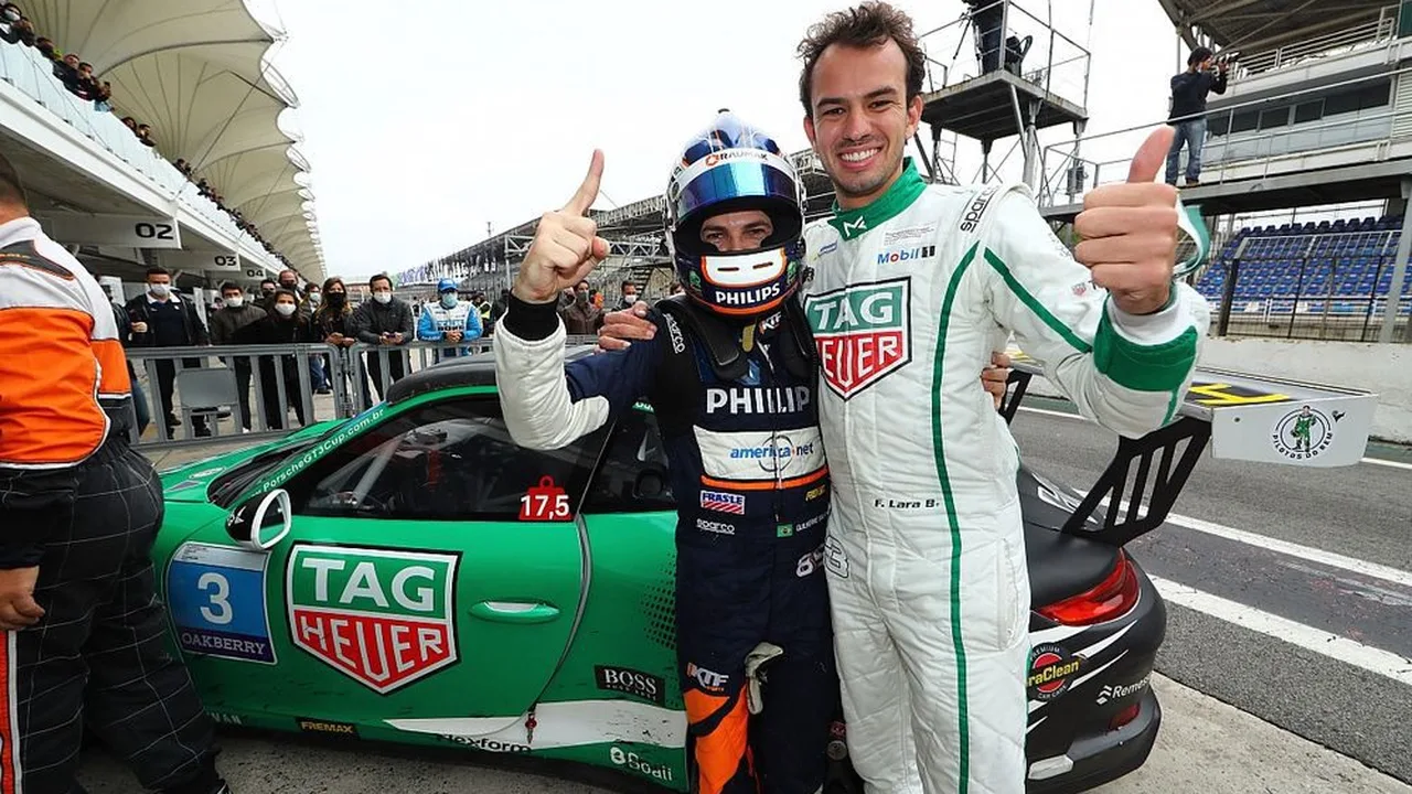 Guilherme Salas celebra vitória na Stock Car no Autódromo de Interlagos com troféu e pódio