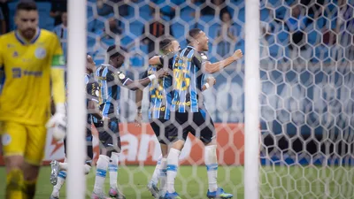 Grêmio vence Coritiba por 1 a 0 com gol de Gabriel Mec no fim do primeiro tempo