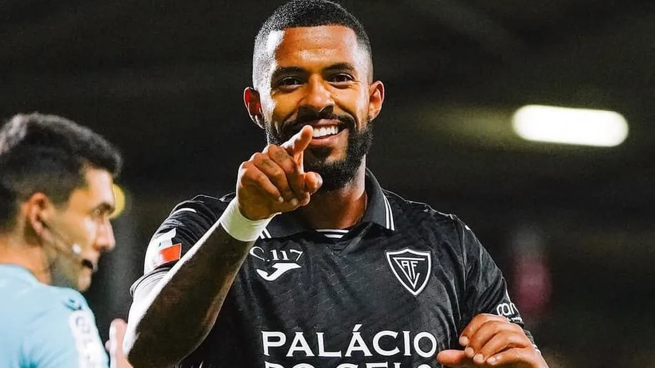 Matheus Bidu celebra gol do Corinthians contra o Vasco na Neo Química Arena pelo Brasileirão