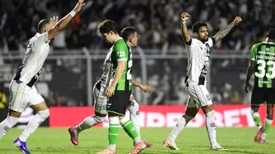 Ceará domina Vila Nova e vence por 3 a 1 na Série B com dois gols de Matheus Araújo