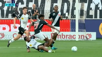 Diniz transforma expulsão em virtude e Corinthians afunda o Vasco no Brasileirão