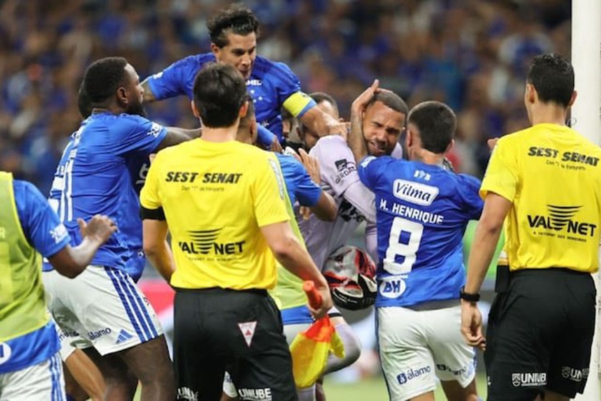 O gol que antecedeu o caos Diniz transforma expulsão em virtude e C