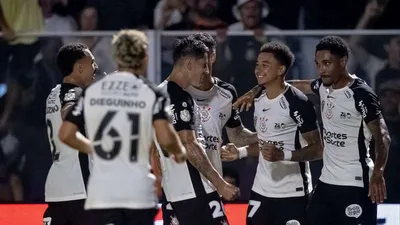 Com dez jogadores, Corinthians sufoca Vasco e escapa do Z-4