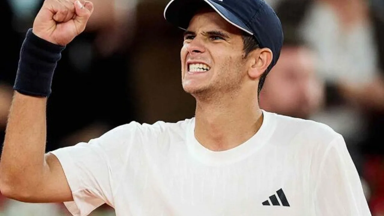 Rafael Jodar celebra vitória sobre João Fonseca na terceira rodada do Madrid Open no saibro
