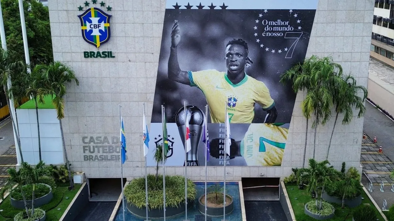 Sede da CBF no Rio de Janeiro com placa da confederação em destaque, representando gestão financeira do futebol brasileiro
