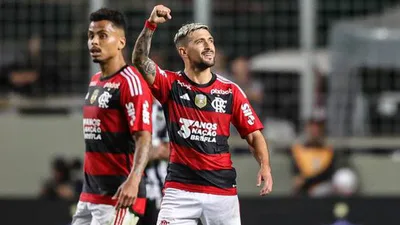 Arrascaeta tem 11 gols contra o Atlético-MG e virou algoz do Galo