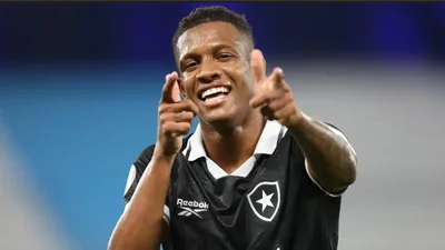 Palmeiras, Flamengo e gigantes europeus brigam por Danilo, do Botafogo