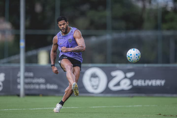 A nota que funcionou como decreto Hulk treina separado no Atlético e Flumi