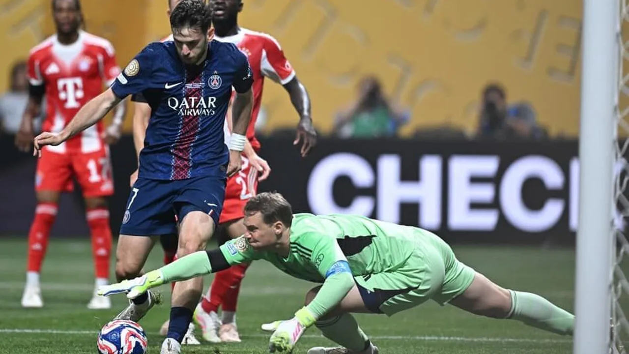 Jogadores do PSG e Bayern de Munique em duelo tenso na Champions League, com torcida ao fundo