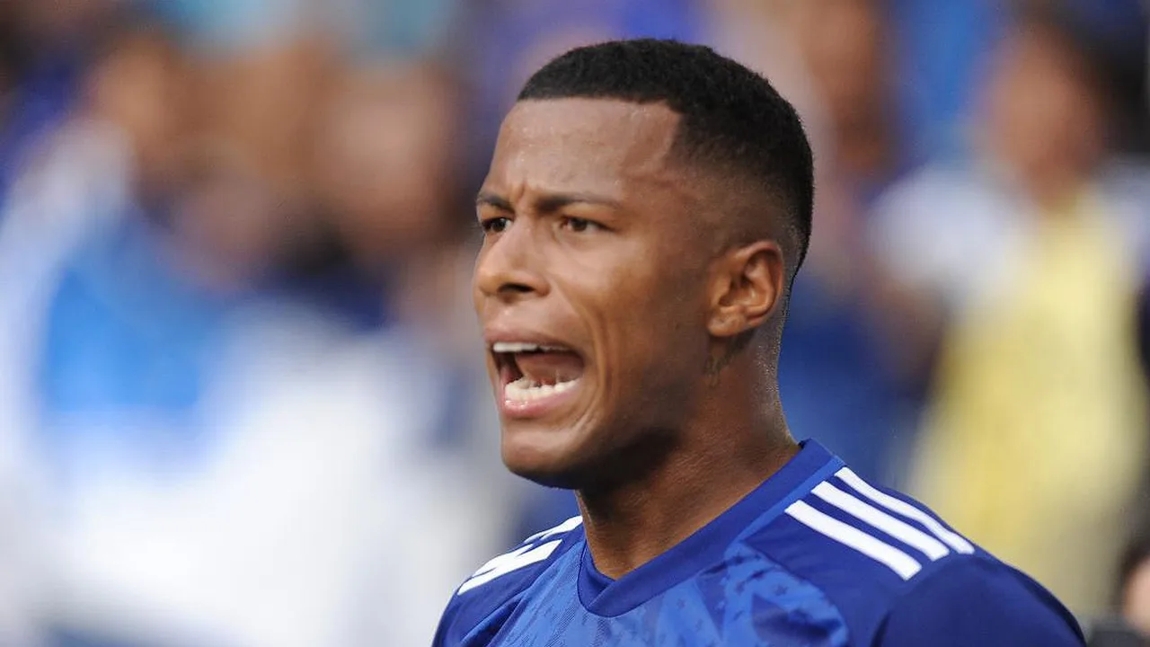 Jogadores do Cruzeiro e Boca Juniors em disputa de bola no Mineirão pela Copa Libertadores