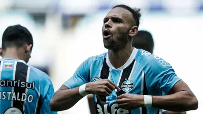 Pênalti de Braithwaite tira Grêmio do Z-4 e revolta o Bahia
