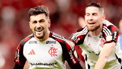 Arrascaeta exalta Paquetá e revela por que todos querem jogar no Flamengo