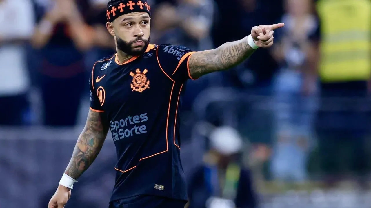 Alexander Barboza com a camisa do Botafogo em partida pela Copa Sul-Americana 2026