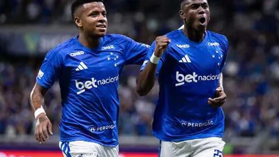 Villarreal decide nos acréscimos e Cruzeiro vence o Boca Juniors no Mineirão