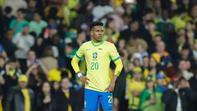 Quem ocupa a vaga de Estêvão na Seleção se a lesão não ceder