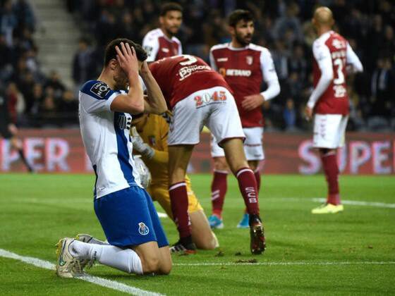 O roteiro até o 2 a 0 Como o Sporting desperdiçou dois gols de