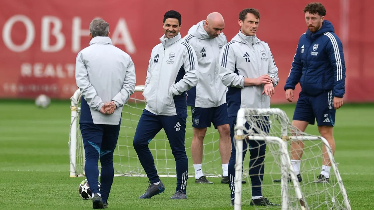 Diego Simeone gesticulando à beira do campo durante semifinal do Atlético de Madrid na Champions League