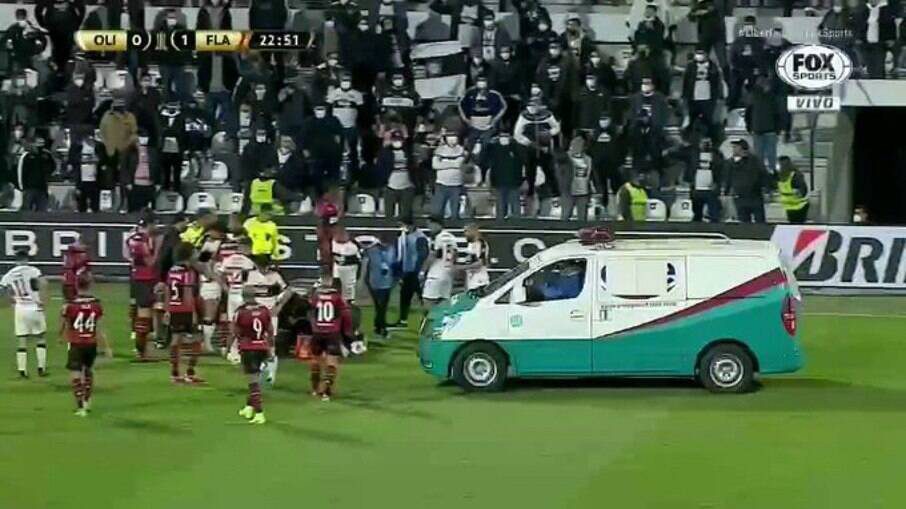 O que aconteceu em campo Arrascaeta sai lesionado aos 16 minutos