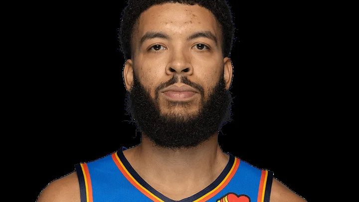 Kenrich Williams, forward número 34 do Oklahoma City Thunder, em ação durante partida da NBA