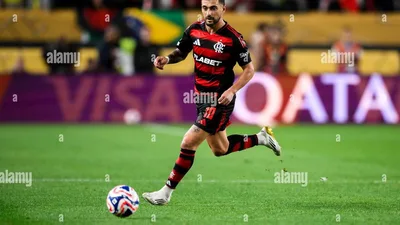 Árbitro chileno vira alvo do Flamengo após noite de violência em La Plata