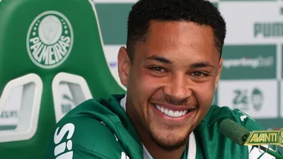Vitor Roque decide o Palmeiras e pode definir o clássico contra o Santos