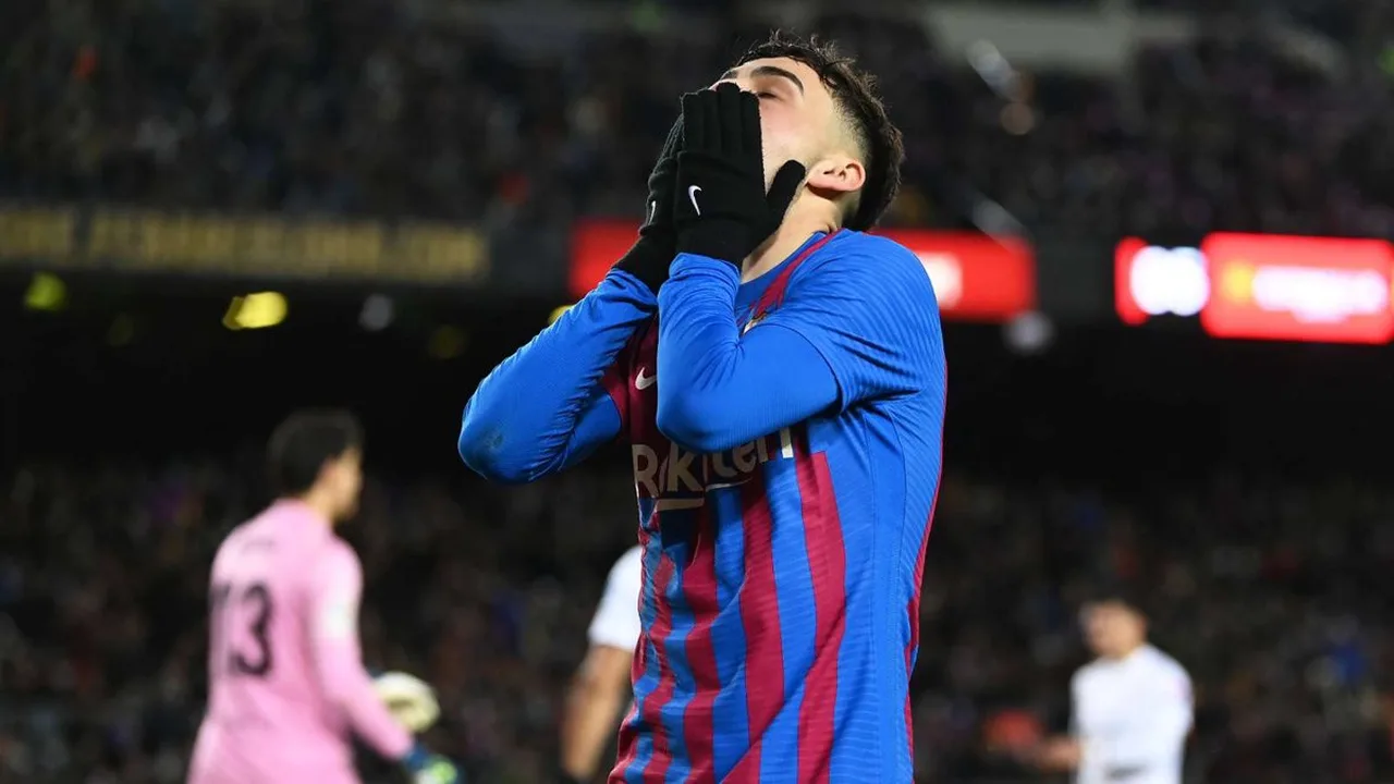 Jogadores da Universidad Católica comemorando gol no Monumental Banco Pichincha contra o Barcelona de Guayaquil