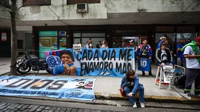 Ex-mulher de Maradona chama médicos de assassinos no julgamento pela sua morte