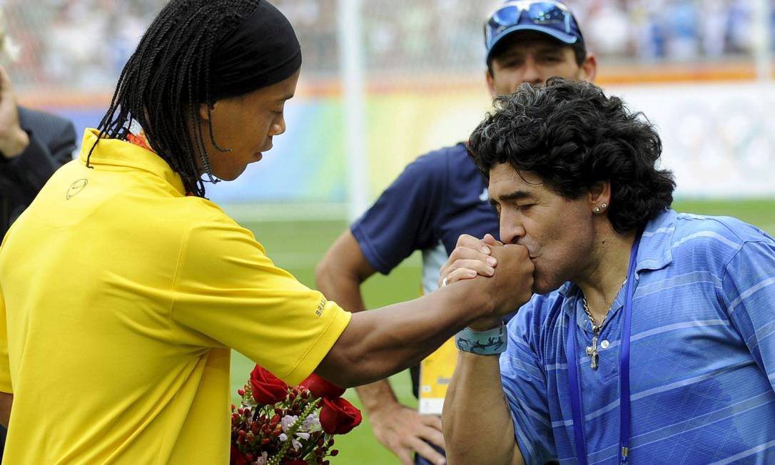 O depoimento que parou o tribunal Ex-mulher de Maradona chama médicos de a