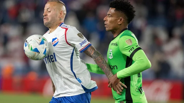 Fernando Díaz, zagueiro paraguaio do Nacional, número 14, em ação no Brasileirão Série A