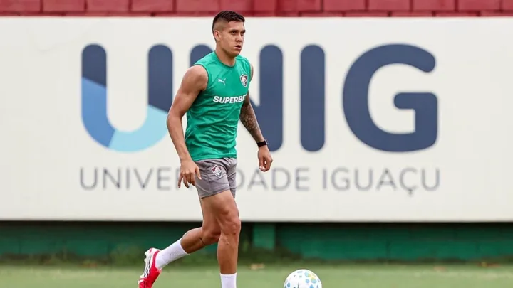 Julián Millán, zagueiro colombiano do Fluminense, em ação pelo Brasileirão Série A
