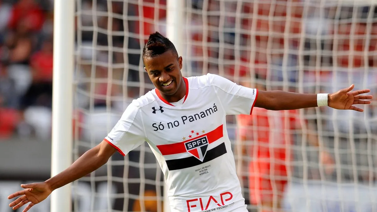 Sede administrativa do São Paulo FC no Morumbi com elementos visuais de gestão e marketing esportivo