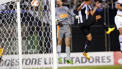 Adson encerra jejum de quase dois anos e decide vitória do Vasco sobre Olimpia