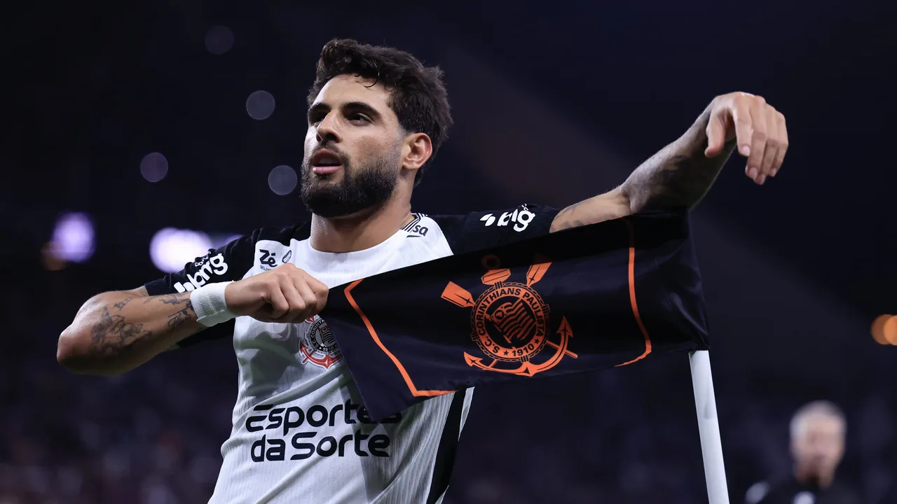 Yuri Alberto com a camisa do Corinthians em jogo da Libertadores na Neo Química Arena