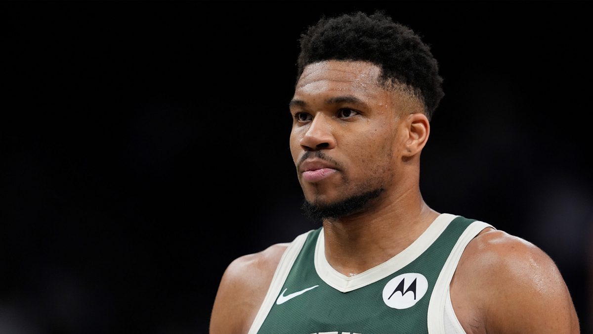 De Atenas ao vestiário dos Bucks Alexandros Antetokounmpo, o forward greg