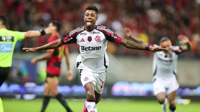 Arrascaeta fratura clavícula e Flamengo perde peça central por até 7 semanas