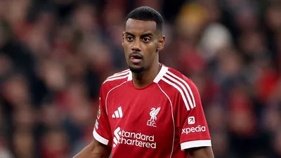 Isak ou Arokodare: quem é o melhor centroavante da Premier League agora?