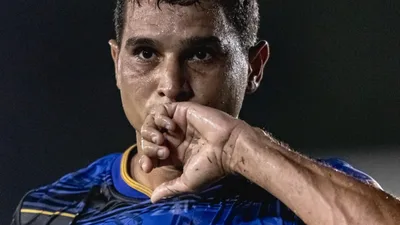 Paulinho volta a ser relacionado pelo Palmeiras após 302 dias fora