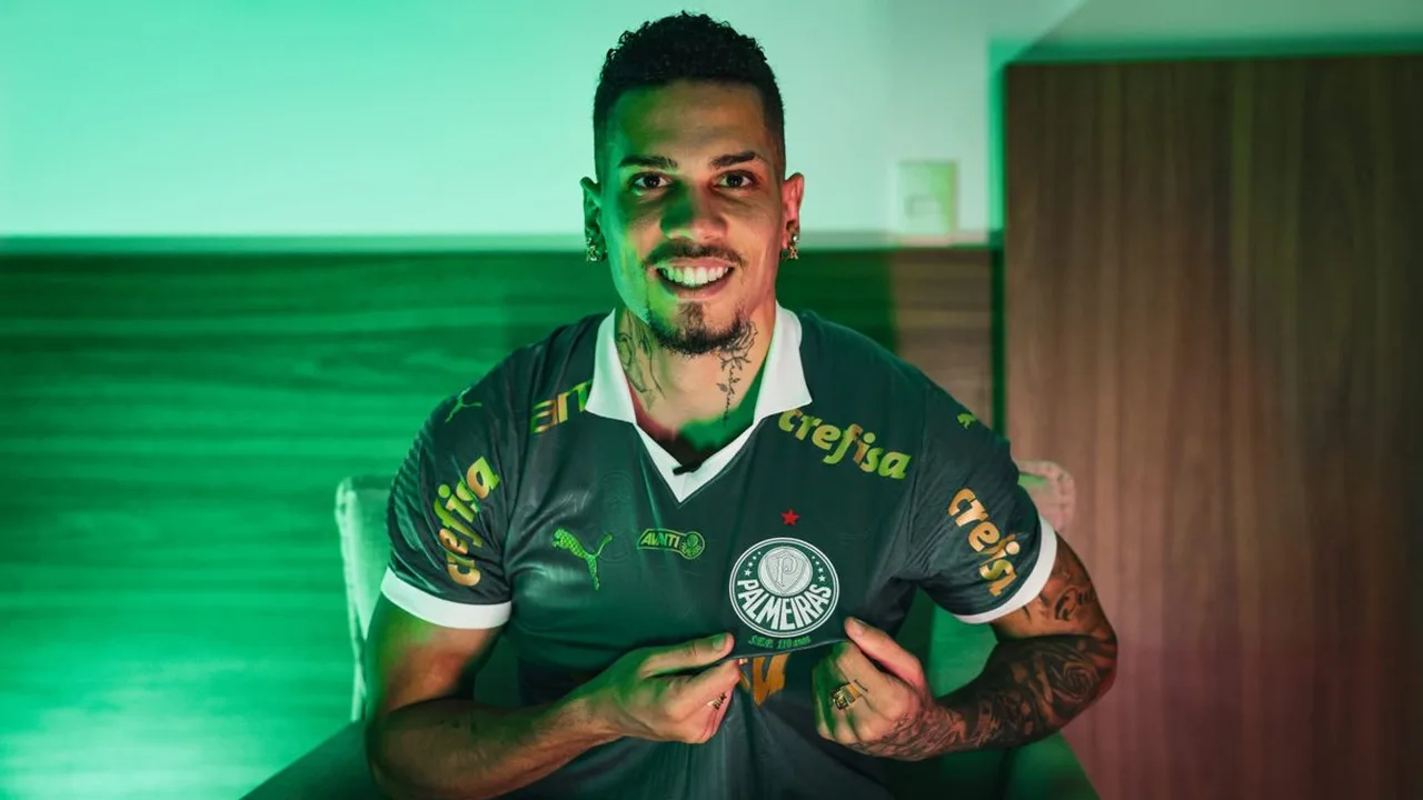 Paulinho, camisa 10 do Palmeiras, durante treino na Academia de Futebol antes do clássico contra o Santos