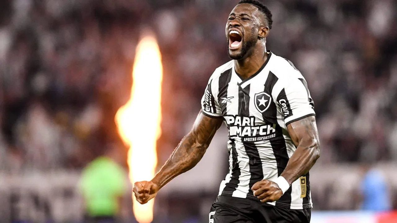 Estádio Nilton Santos com torcida do Botafogo durante jogo do Brasileirão 2026