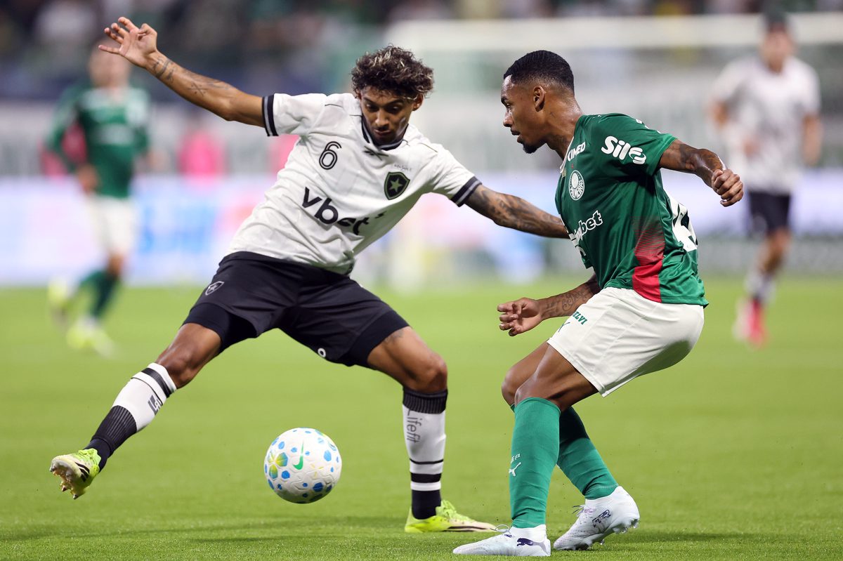 A briga societária como ruído de fundo Nove jogos sem perder e Franclim Carvalh