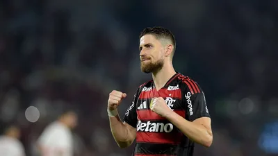 Arrascaeta usa camisa 14 e homenageia Oscar Schmidt no Flamengo