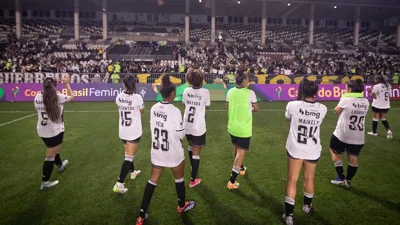 Seis jogos, seis vitórias e um São Januário esperando pelas Meninas da Colina